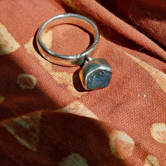 CHAINED LABRADORITE STERLING RING - Picture 5 of 7